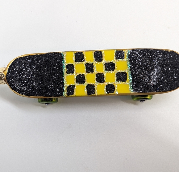 Ornament Glass Skateboard - Picture 4 of 5